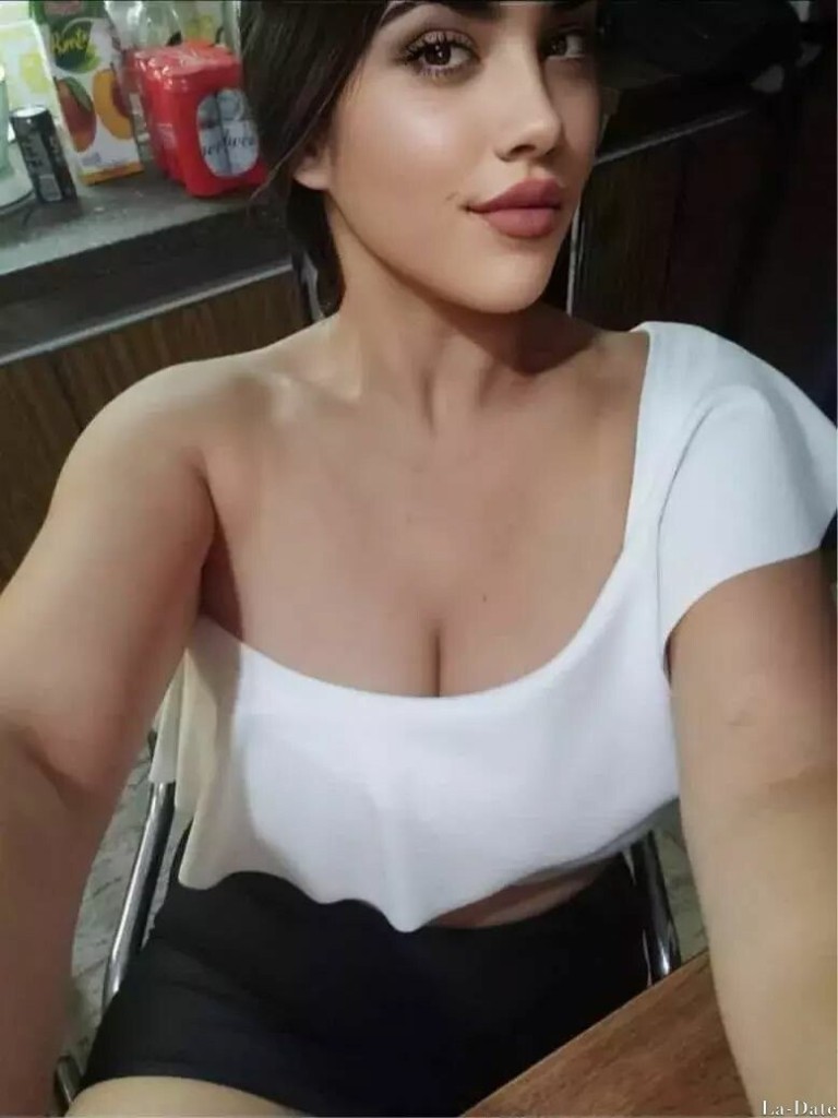 Brenda Profile image 5