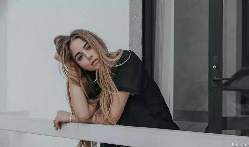 Alexia Desire Profile image 3