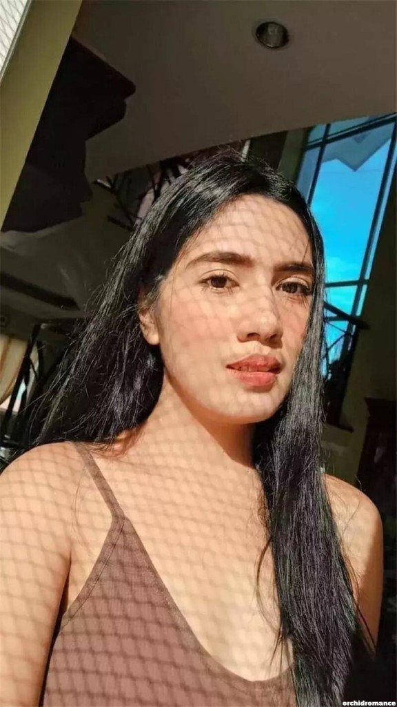 Mia Profile image 1
