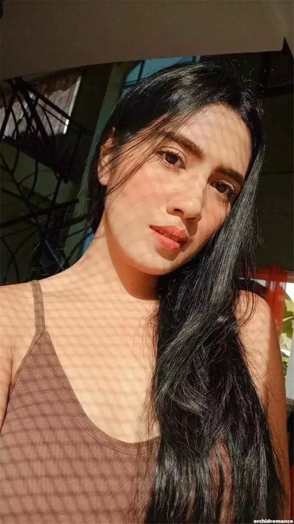 Mia Profile image 2