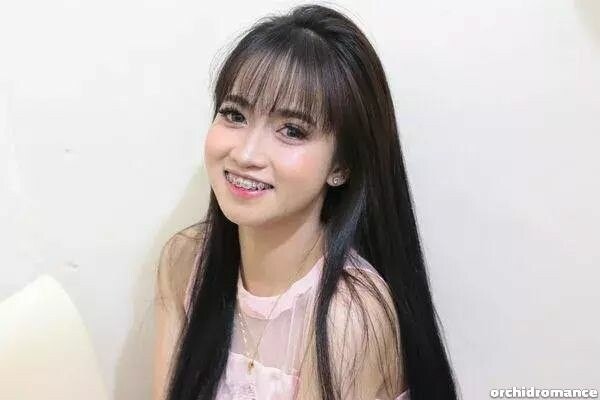 Carla Profile image 2